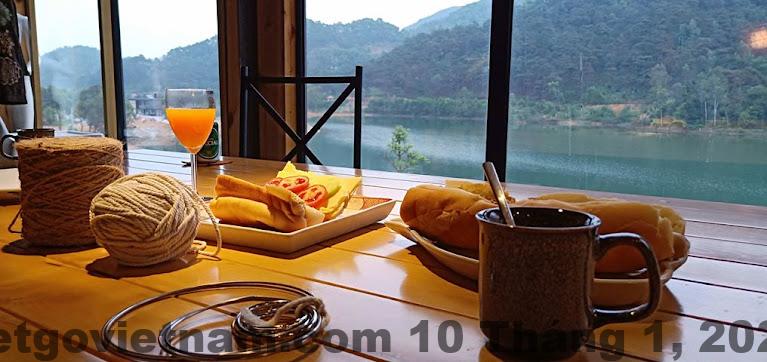 Khu vực bếp và BBQ tại Gisy Lake House