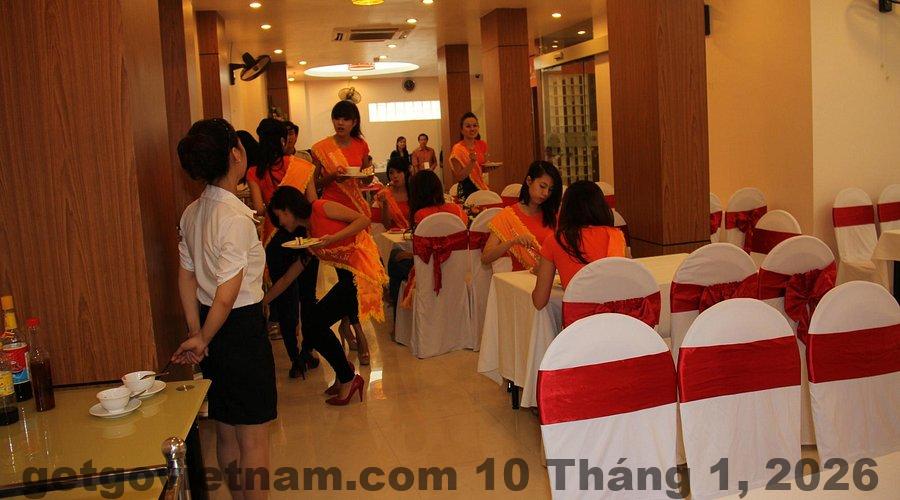 Khu vực lễ tân Khách sạn Văn Miếu 2 – phong cách khách sạn gia đình