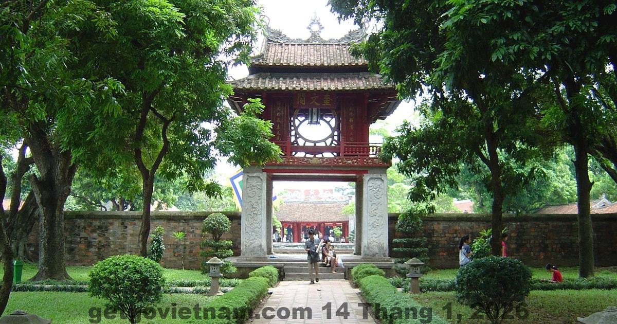 Văn Miếu Quốc Tử Giám cách Khách Sạn Văn Miếu vài phút đi bộ