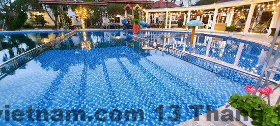 Ăn sáng tại Khách Sạn Vạn Xuân