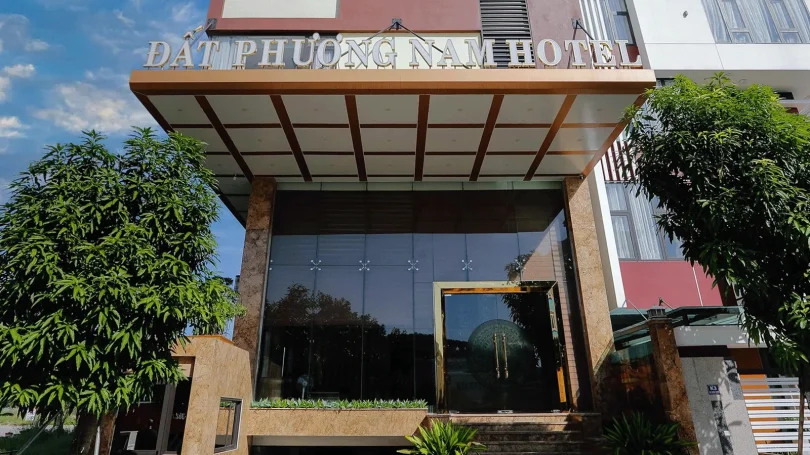 Sảnh lễ tân XUÂN THÀNH LUXURY HOTEL với không gian rộng