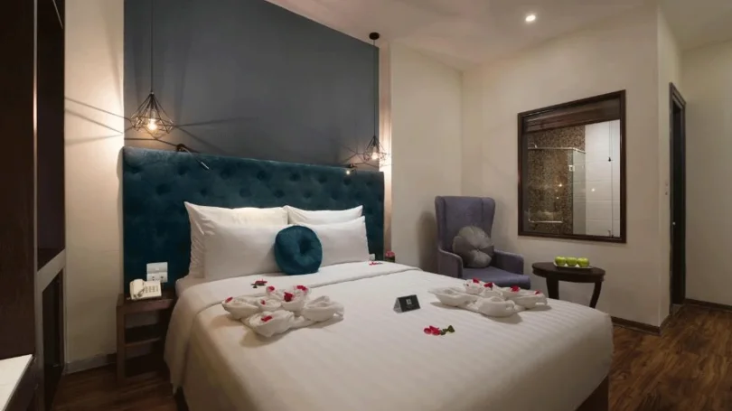 Serene Premier Hotel Hà Nội Review 2026: Khách sạn 3 sao Phố Cổ có đáng ở? 4 Phòng ngủ tại Serene Premier Hotel được thiết kế hiện đại, gọn gàng và đủ ánh sáng