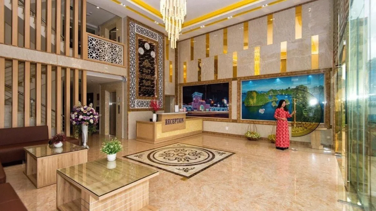 Khu vực lễ tân Thiên Nam Hotel với nhân viên thân thiện và hỗ trợ khách nhanh chóng