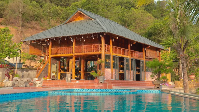 Khu sinh hoạt chung tại Solaria Garden nơi khách thường tụ họp và ăn uống