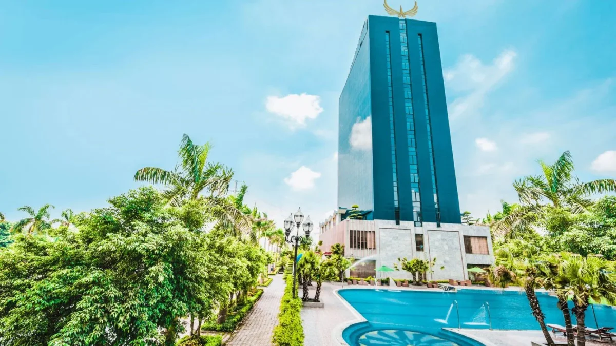 Ngoại thất hiện đại của Khách sạn Mường Thanh Grand Xa La