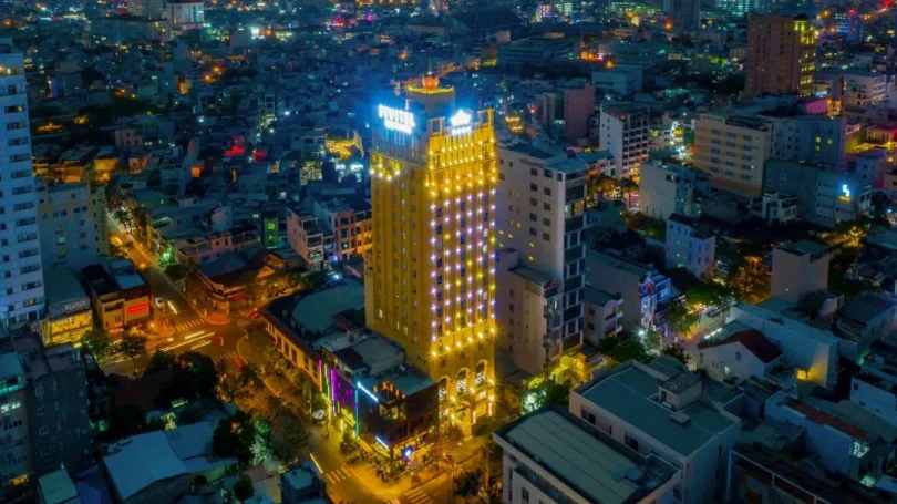 Tổng thể khách sạn Mường Thanh Luxury Sông Hàn nhìn từ trên cao