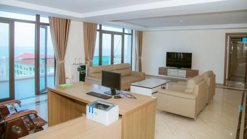 Hồ bơi Sunrise Hotel