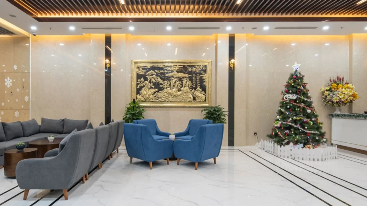 Bữa sáng đa dạng tại Avenis Hotel.