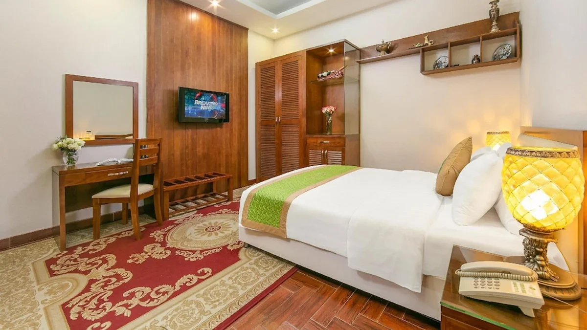 Bữa sáng tại Khách sạn Emerald Hotel Hà Nội với thực đơn đơn giản