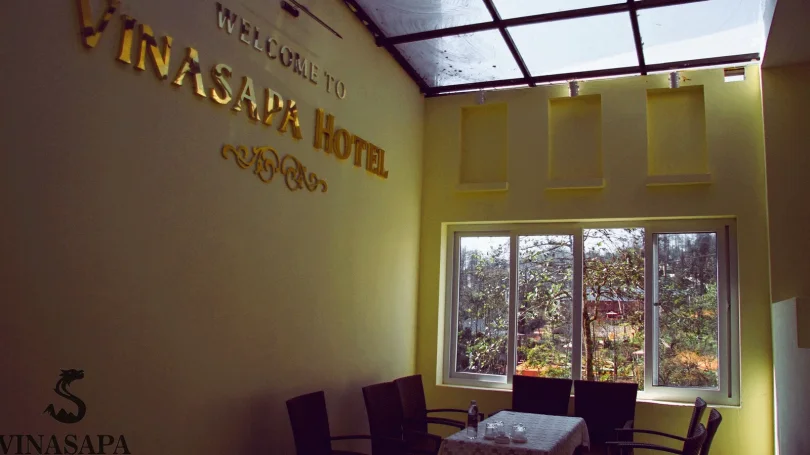 Mức giá hợp lý cho một đêm nghỉ tại khách sạn Anh Tú, đặc biệt là trong mùa du lịch cao điểm.