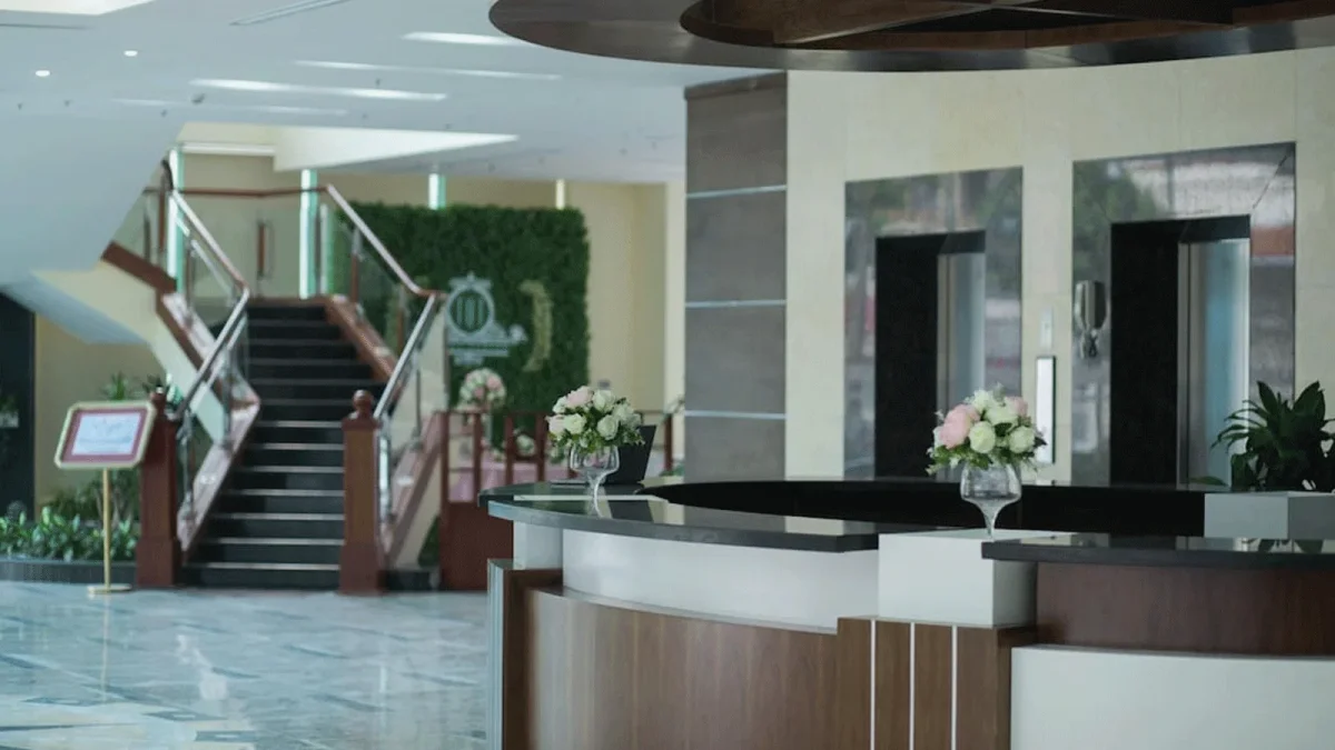 Khu vực ăn sáng nhỏ tại Khách Sạn TQT Hà Nội