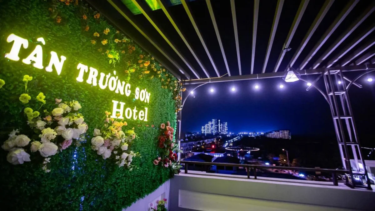 Khách sạn Tân Trường Sơn Legacy - Vị trí đẹp gần biển