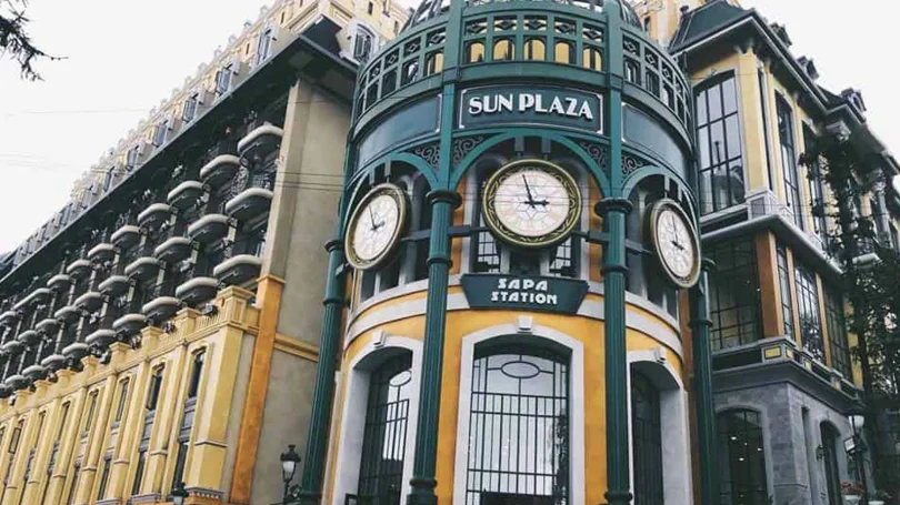 Khu vực phố Violet Sa Pa – nơi tập trung nhiều khách sạn và dịch vụ du lịch