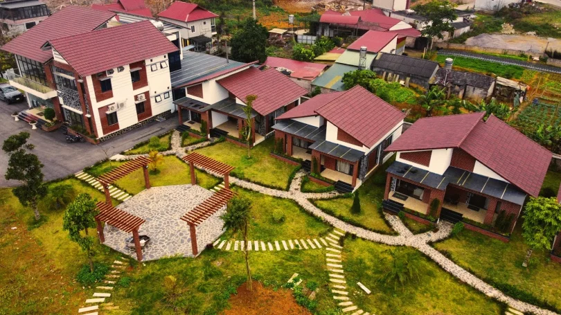 Khu vực lễ tân 64 Deluxe Hotel & Villa Mộc Châu là nơi tiếp xúc chính với khách