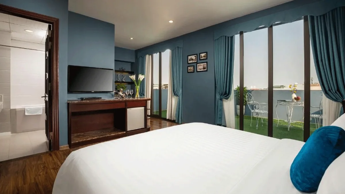 Serene Premier Hotel Hà Nội Review 2026: Khách sạn 3 sao Phố Cổ có đáng ở? 3 Serene Premier Hotel nằm giữa Phố Cổ Hà Nội, thuận tiện đi bộ tới Hồ Gươm và Nhà thờ Lớn