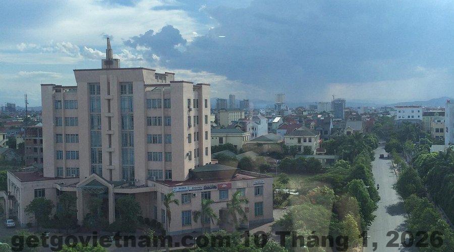 Phòng ngủ tiêu chuẩn Hotel Sao Mai Đông Anh với nội thất đơn giản