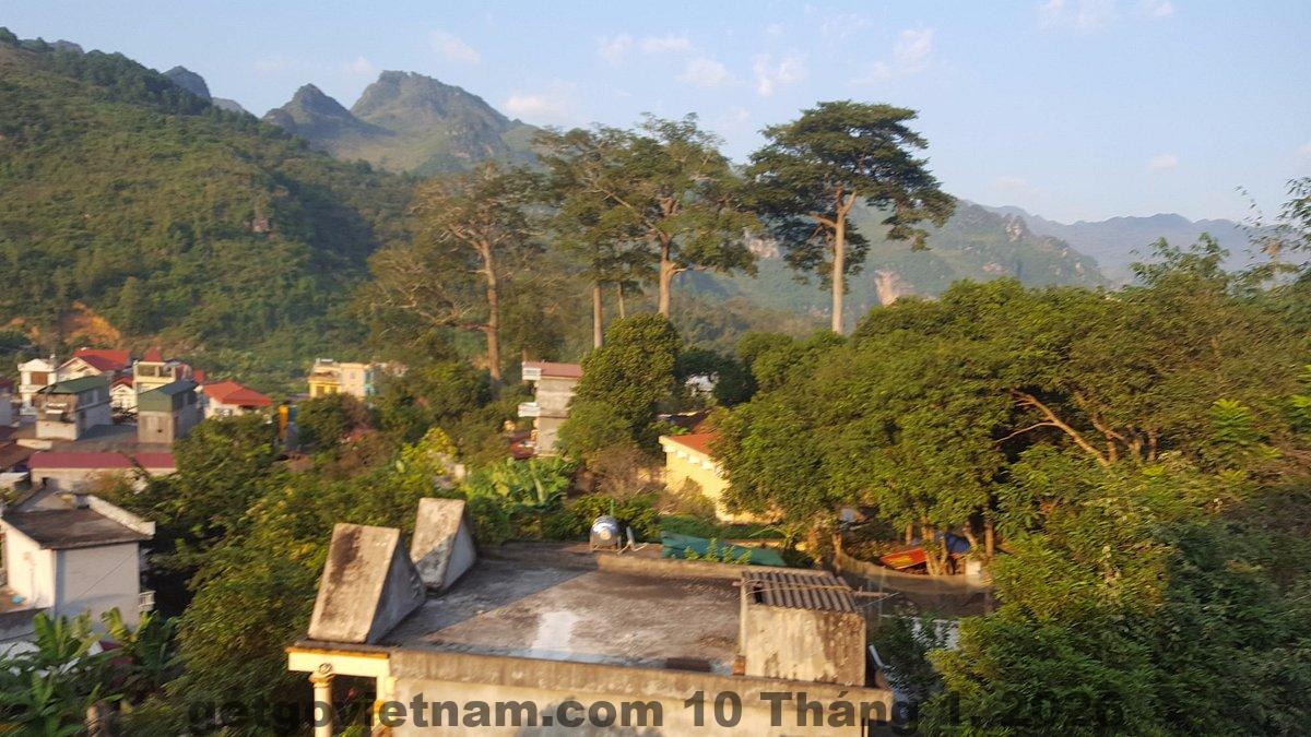 View từ khách sạn Thien Son, với khung cảnh thiên nhiên tuyệt đẹp, rất thích hợp cho những ai yêu thích sự bình yên.