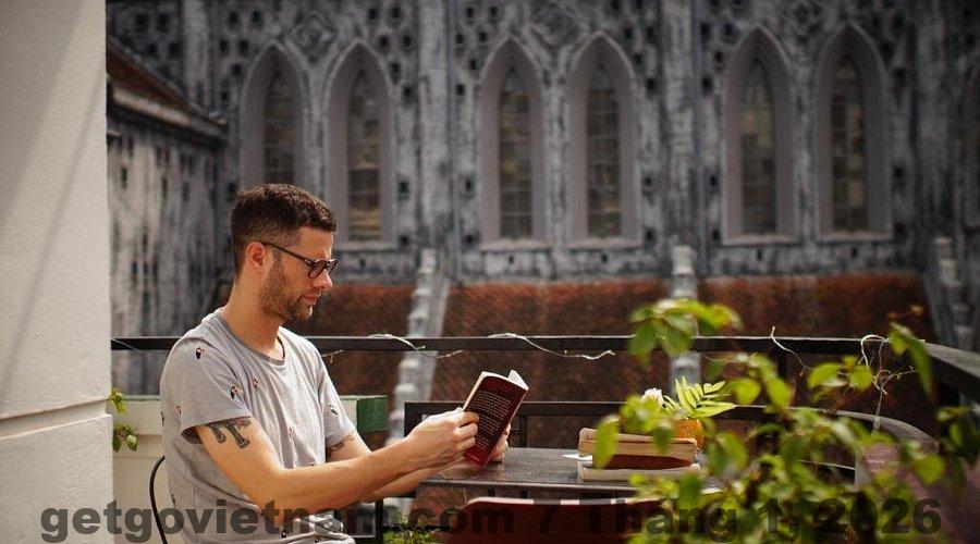 Khu lễ tân và không gian sinh hoạt chung tại Drift Backpackers Hostel