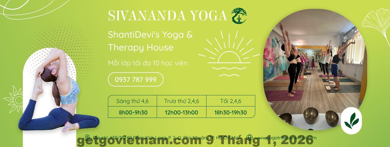 Review Yoga Trị Liệu Thanh Huyền Hà Nội 2026: Có thực sự đáng ở? 5 Huấn luyện viên yoga trị liệu tại Thanh Huyền đang hướng dẫn học viên trong buổi tập cá nhân