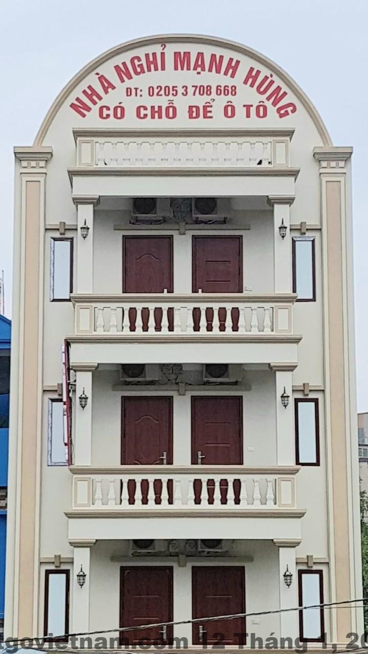 Nhà nghỉ - Hotel Sơn Hà Review 2026: Có Đáng Ở Khi Đến Lập Thạch? 4 Phòng ngủ Nhà nghỉ - Hotel Sơn Hà với giường đôi, ga trắng gọn gàng