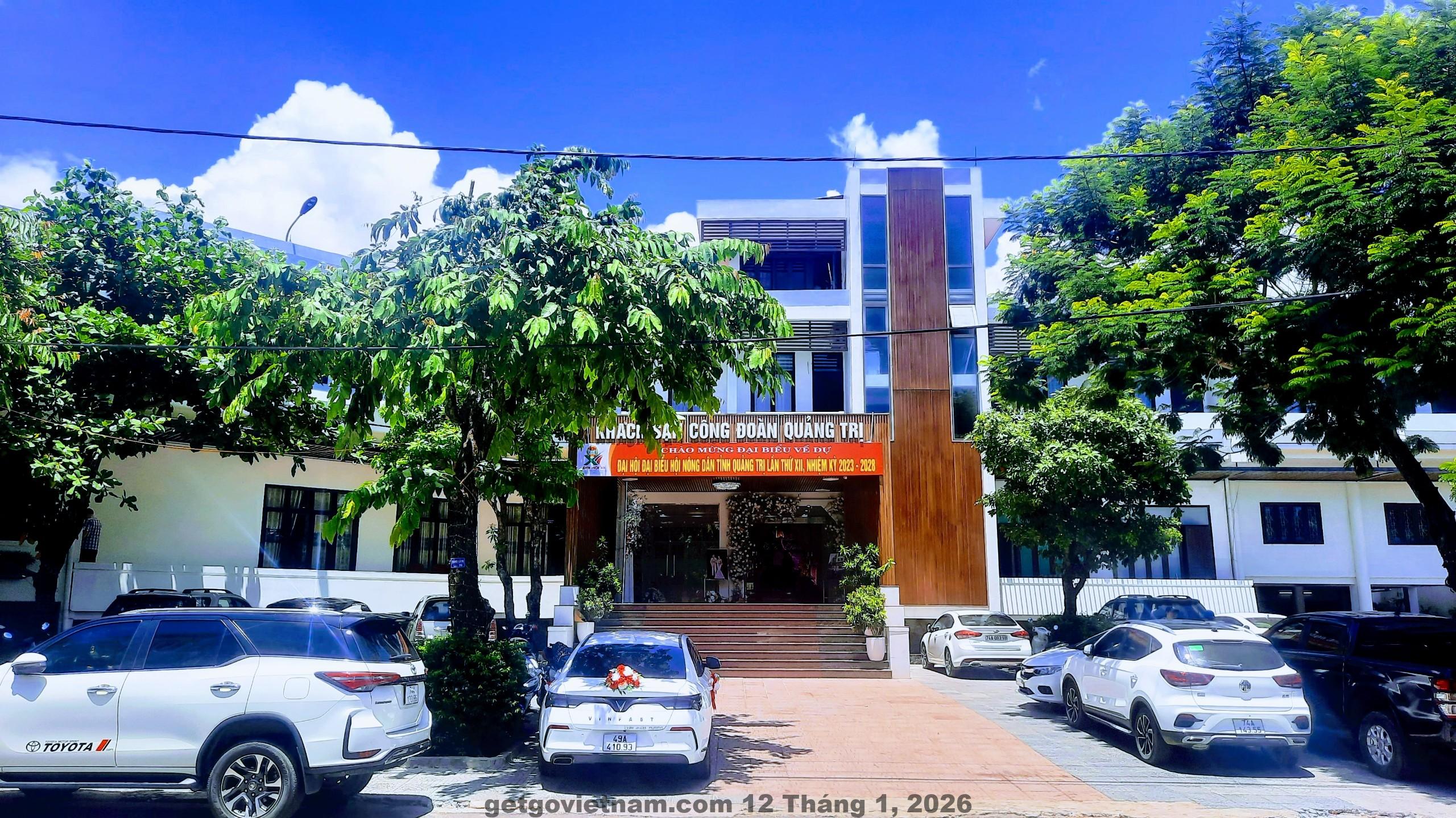 Hồ bơi tại khách sạn Công Đoàn Tuyên Quang, thích hợp để thư giãn vào những buổi chiều